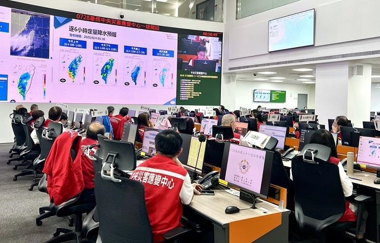 快新聞／辛苦！全台673件淹水全退水　「這2路段」災阻估今日搶通