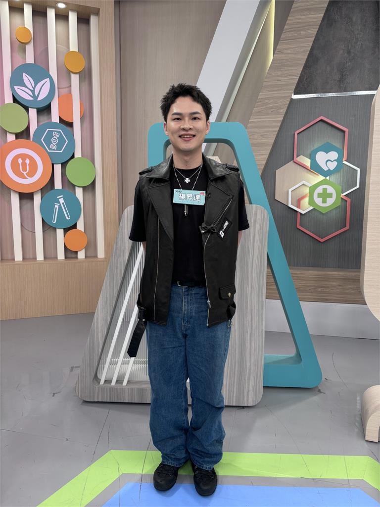 《醫學大聯盟》許仁杰年輕不保養長時間上妝！八點檔拍完皮膚異常