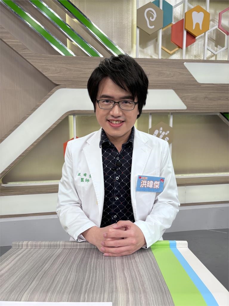 《醫學大聯盟》許仁杰年輕不保養長時間上妝！八點檔拍完皮膚異常