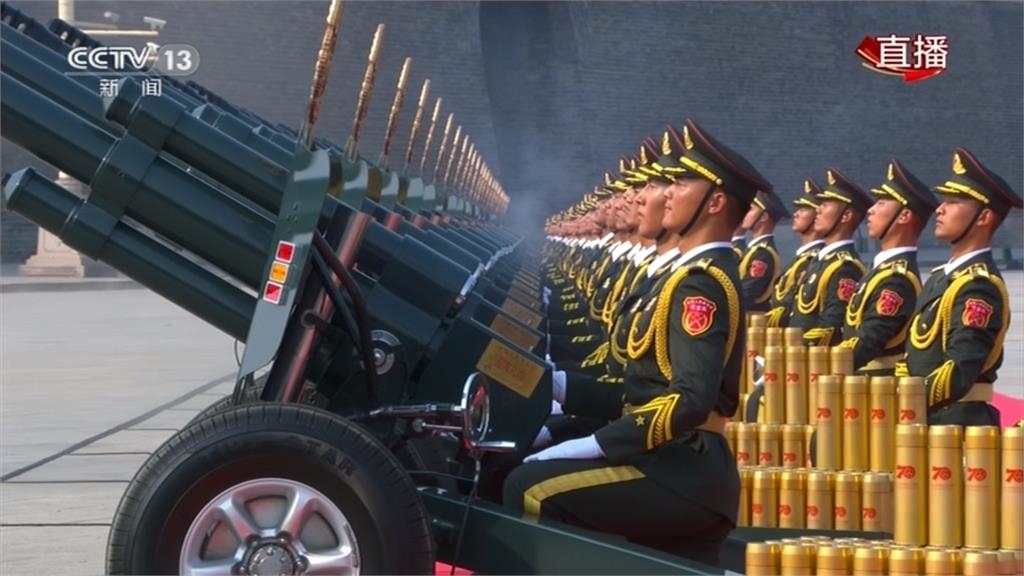 館長想衝「天安門看閱兵」！2大統戰言論「狂踩線」網氣檢舉：可以取消台灣國籍嗎