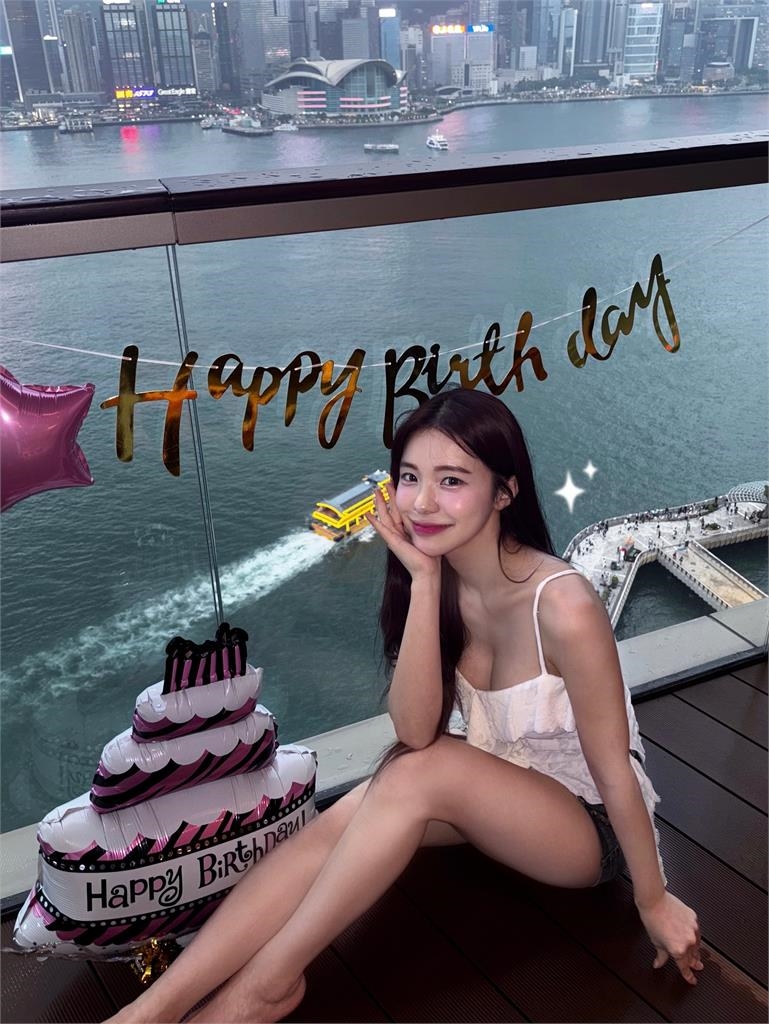 李多慧26歲慶生不藏了！坐地微彎腰「雪白饅頭險掉出」秒吸15萬人朝聖