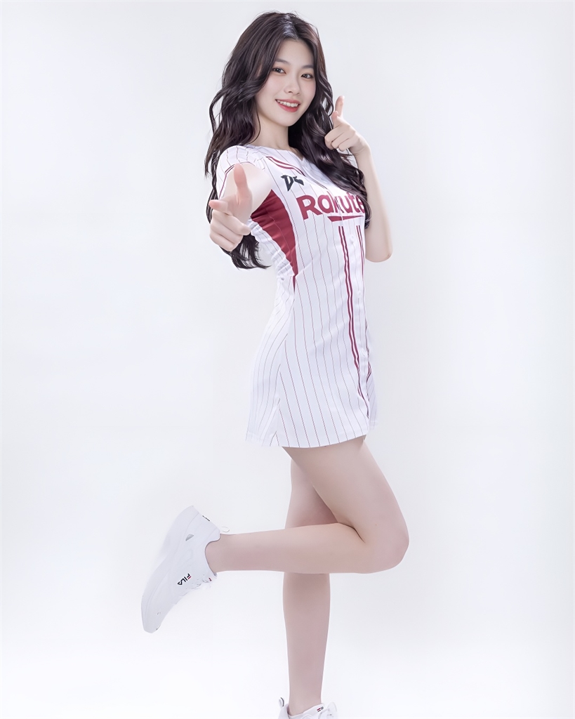 髮香來尬聊(圖影)/集萬千寵愛於一身!樂天小忙內貝佳頤為狗痴狂成「狗狗通靈少女」