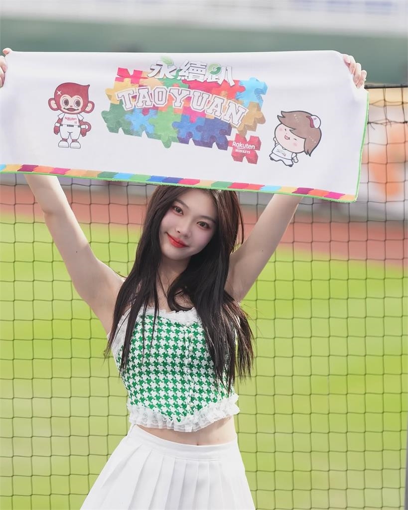 髮香來尬聊(圖影)/集萬千寵愛於一身!樂天小忙內貝佳頤為狗痴狂成「狗狗通靈少女」