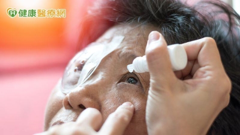 白內障治療新趨勢! 醫解析「健保vs自費人工水晶體」選擇指南