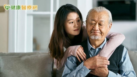 口腔癌病友的無聲父愛 孩子淚訴「您活著就是意義」