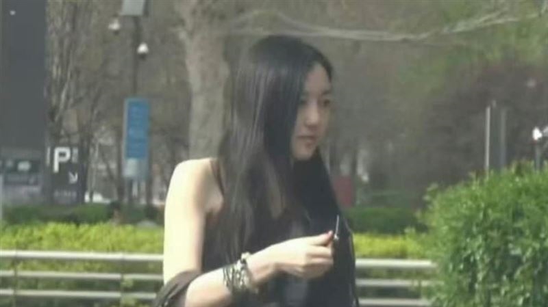 王菲19歲愛女「4次手術」復原近況曝！罕見露臉「超仙懟臉照」震撼全網
