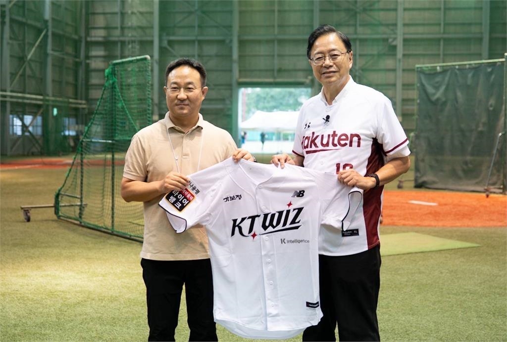 日本樂天金鷲主場開球揭序幕　桃園11月將舉辦臺日韓棒球交流賽！