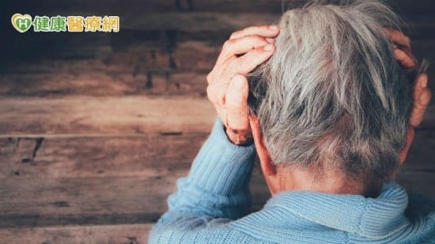 老翁妄想「媳婦偷錢」　一檢查竟是「失智症併發精神行為」