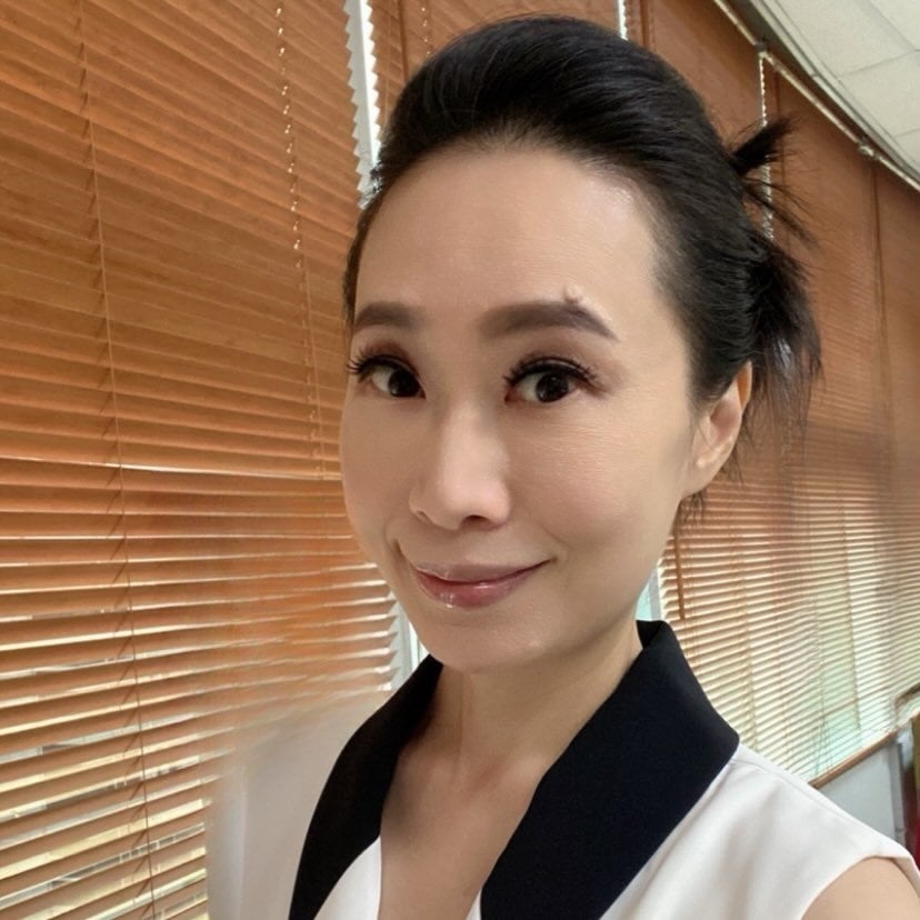 正妹主播下班「剛出電視台」秒遭怪男襲擊！她當場尖叫：我沒政治立場