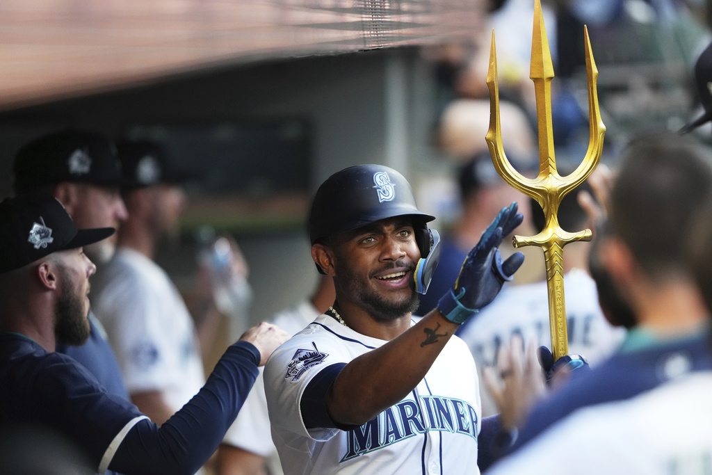 MLB(影)／不想讓大谷翔平追上!　水手巨砲捕手勞雷也炸裂來到44轟