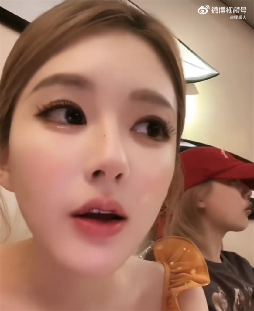 趙露思才槓經紀公司!直播「被質疑鼻子整形」火大回嗆:動了我就出門被車撞