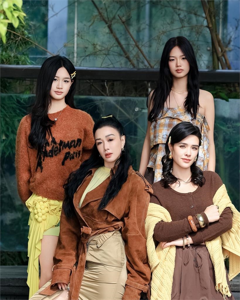 鍾麗緹直播突接「二女兒出事」噩耗！緊急動手術「她慌張下播」崩潰大哭全拍