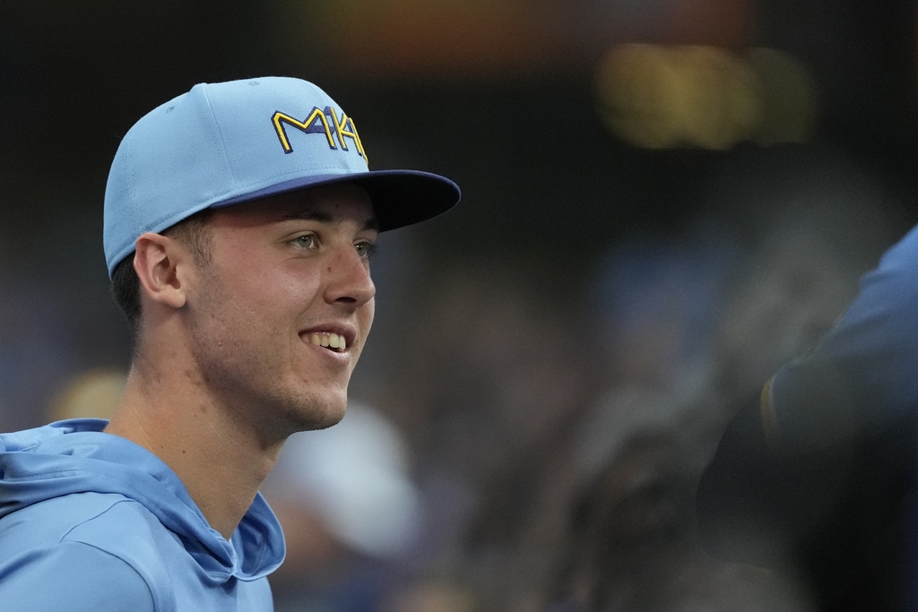 MLB(影)/菜鳥神手拆到稀有「寶可夢卡」!紅色噴火龍卡價值台幣一萬多