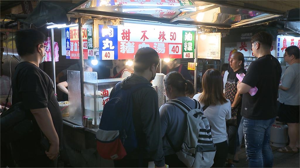老闆猝逝!華榮市場甜不辣重新開幕 饕客大排長龍