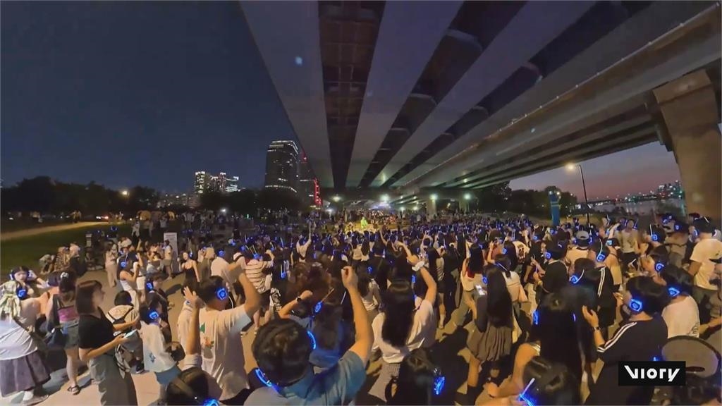 南韓「靜音迪斯」上百人狂歡 沉浸音樂派對超紓壓