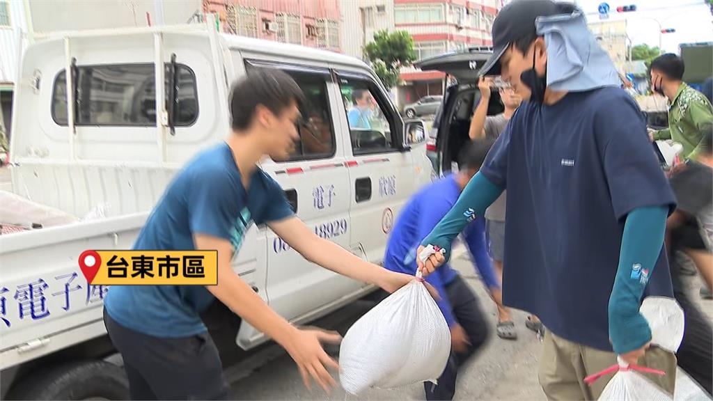 楊柳颱風逼近！　台東湧現領沙包人潮、釋迦農急搶收