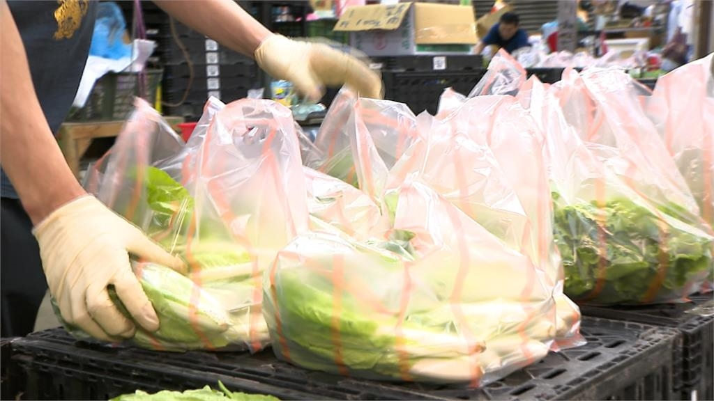 颱風進逼菜超貴！餐廳、民眾買不下手　葉菜類一斤百元起跳　省錢大作戰照過來
