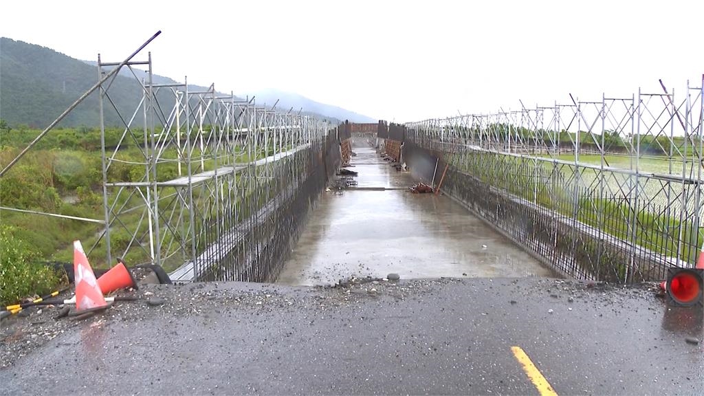 卓溪鄉撤5村共800多人！　居民急上車喊「被土石流淹到怕」