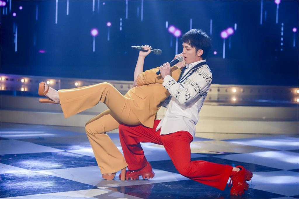 《超級冰冰Show》巴大雄因外表出眾出道！張秀卿要求郭忠祐要從內心深處喜歡她