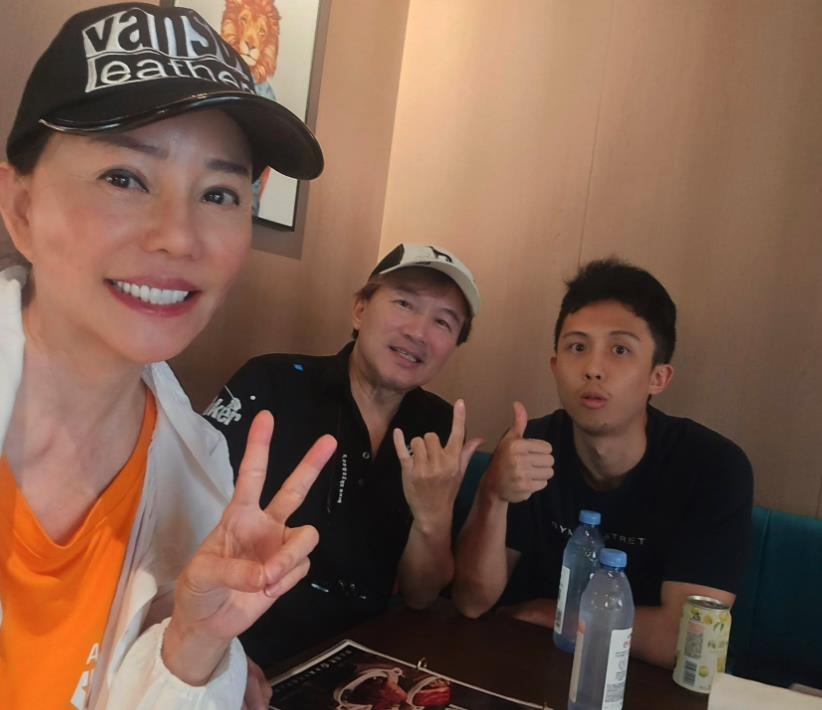 孫安佐「半裸站街頭」停工1個月!媽喊「送離台灣」經紀人發聲曝真相