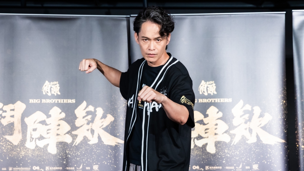 黃鐙輝從影最大尺度！和20位AV演員拍片 超怕老婆看到：想送她出國