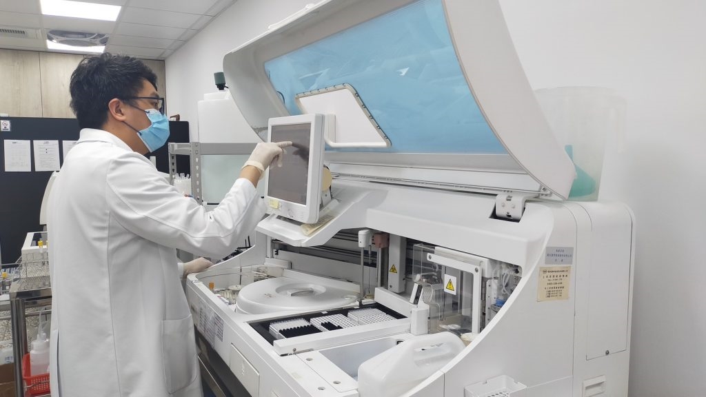 在地首設專業檢驗所！睿康醫事檢驗所進駐內壢與敦仁診所聯手，從預防到追蹤打造完整健康防線！