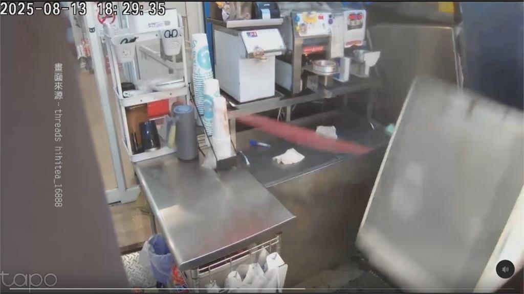 楊柳快閃高雄炸雨! 苓雅社宅淹水.楠梓店家冰箱吹翻