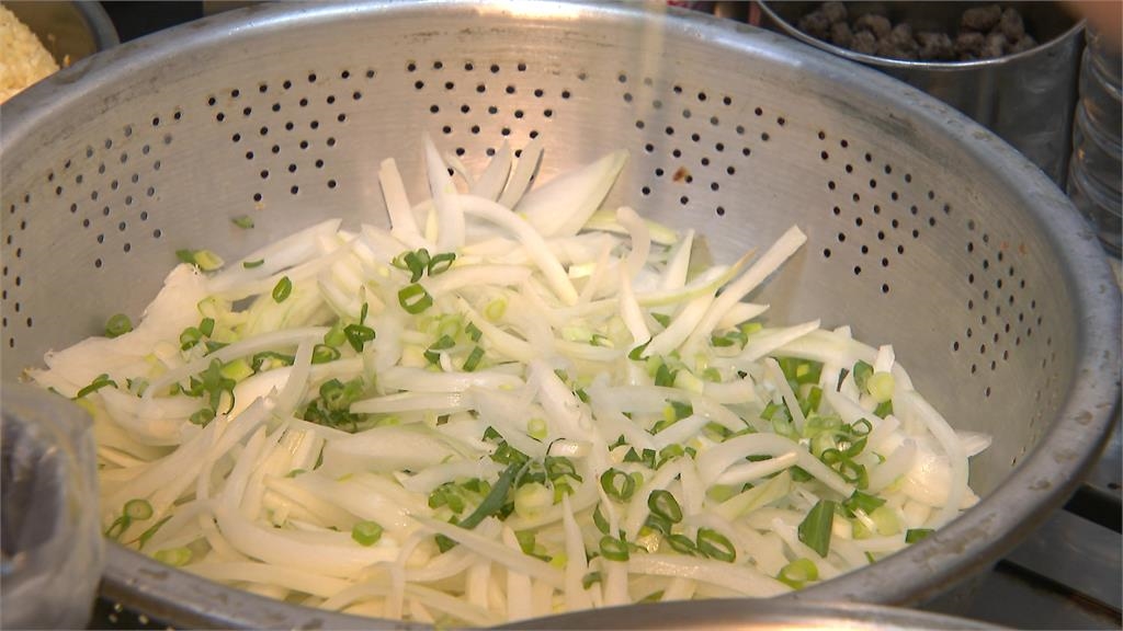 一把蔥批發價飆350元！熱炒蔥段變「蔥花」　業者：長那麼大沒看過菜貴那麼久