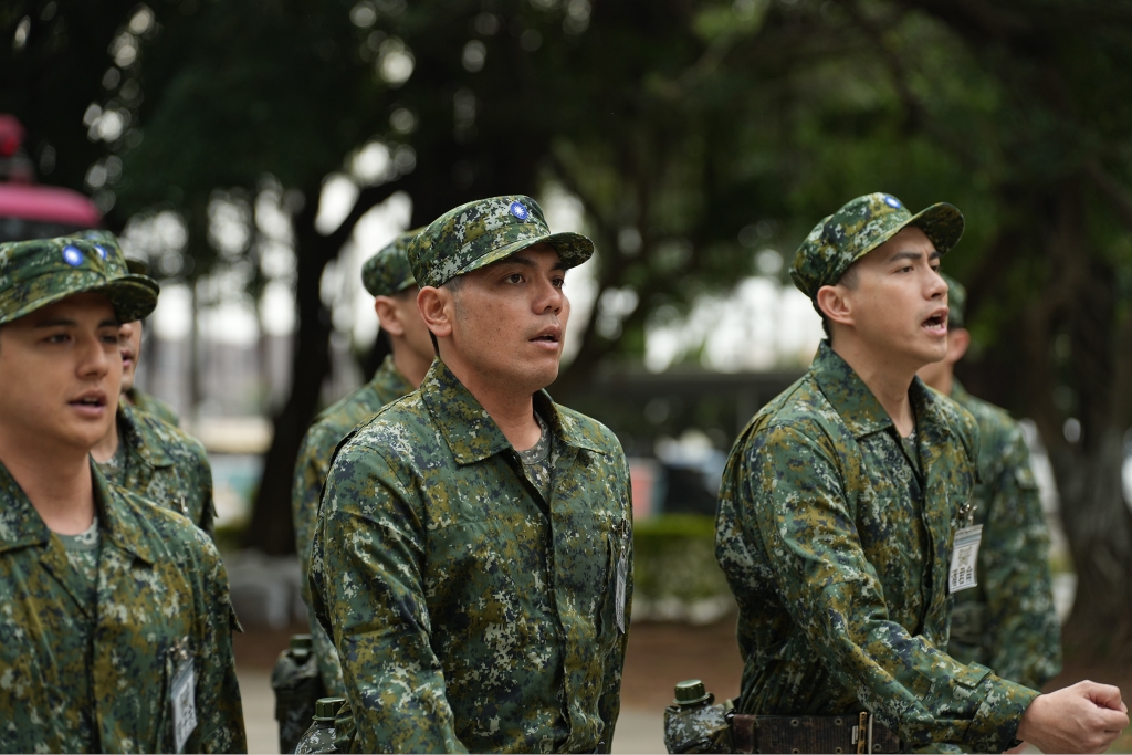 前職棒球員「二度入伍」竟成天兵！ 黃恩賜軍中出包狂被電 受訓一個月瘦6公斤