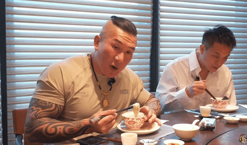 館長深圳高喊「台灣當歸」小粉紅嗨翻抖內！藍白粉傻眼不挺了：舔得太無恥