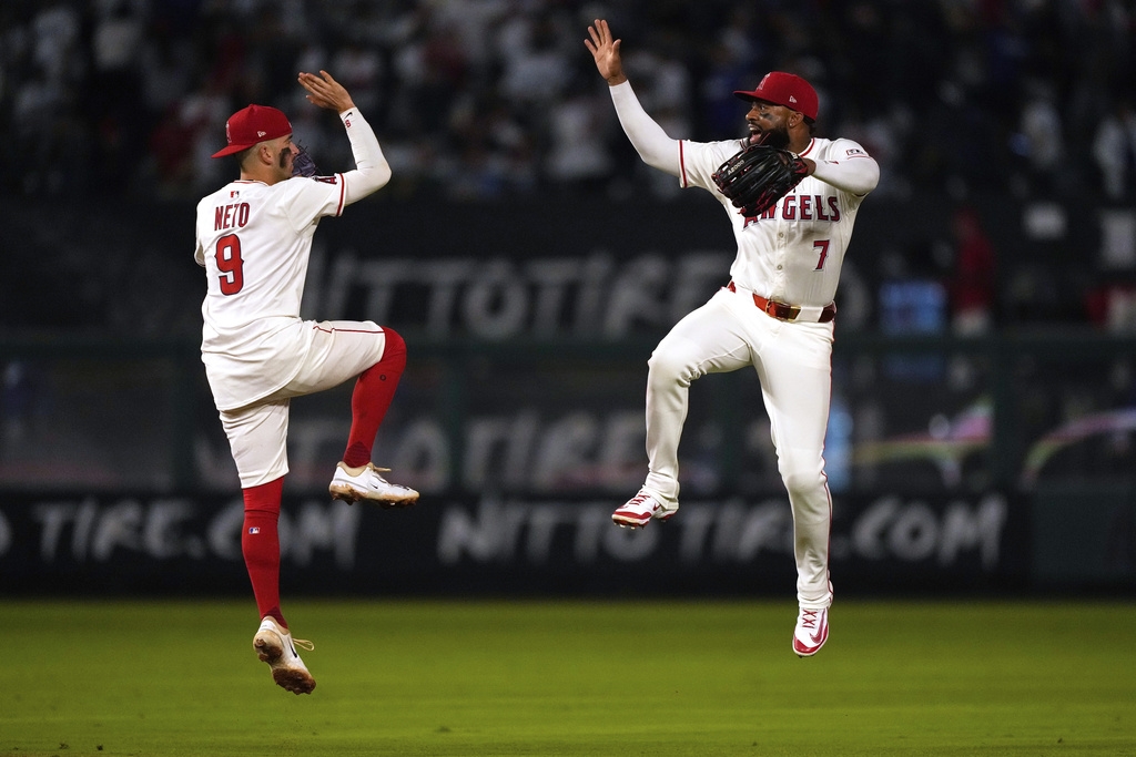 MLB(影)／大谷翔平戰老東家天使比賽精彩　觀眾席上球迷也「打得」火熱