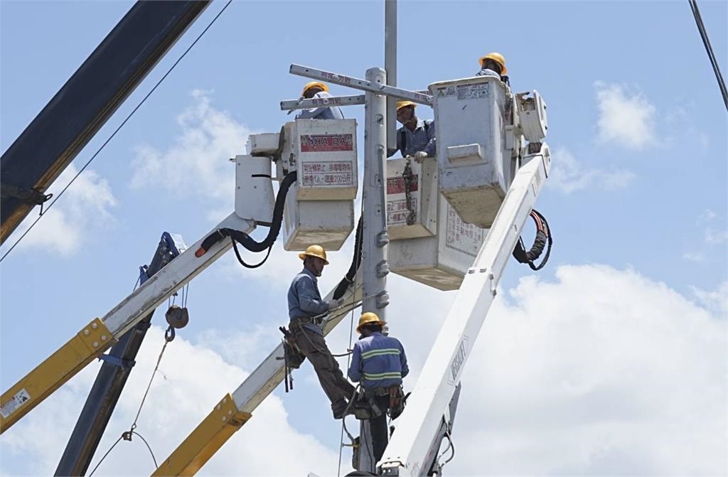 快新聞／高效率！楊柳颱風造成31萬戶停電　昨下午復電率已達97％