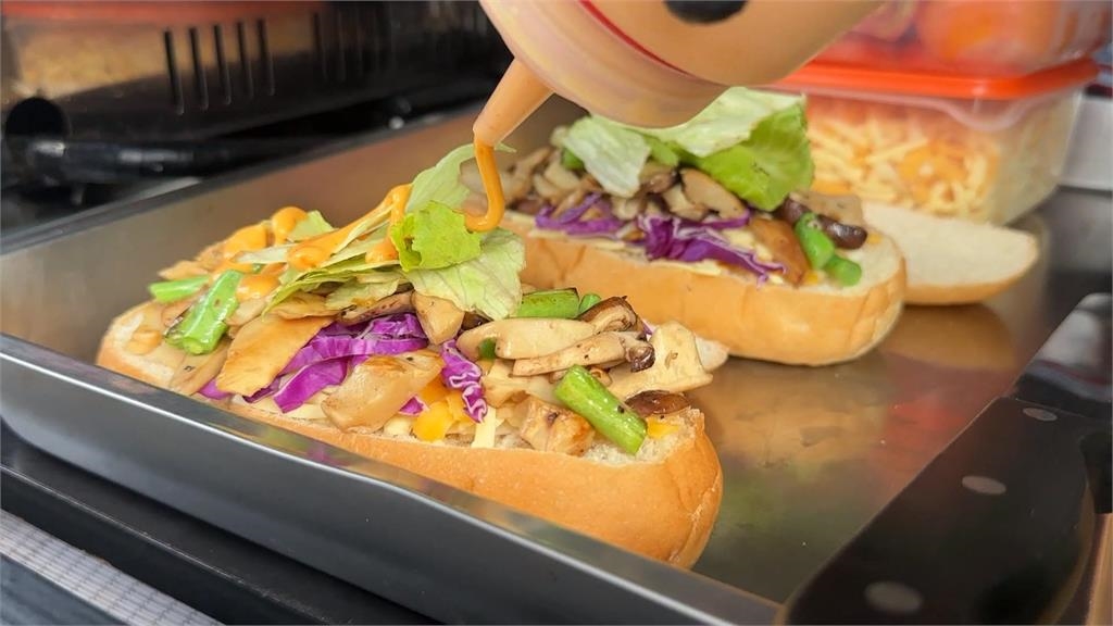 高雄愛河蔬食市集周末登場 「菜價飆漲」業者坦言成本「貴到快哭了」