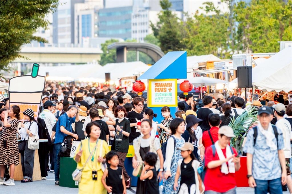 TAIWAN PLUS端經典台灣味 日民眾頂35度高溫排隊嘗鮮
