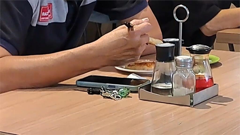 快新聞／颱風+豪雨雙重夾擊！蔥價飆升　銅板蔥油餅店撐不住紛紛休息