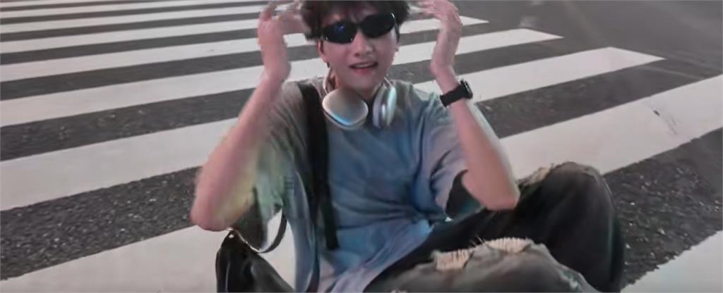 她遊東京「坐澀谷斑馬線」拍照 日本網友也撻伐:別來日本 謝謝