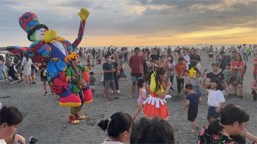高雄旗津風箏節！　預告週日火舞秀+夜間風箏點亮夜空