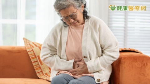 「腸阻塞」常被誤認便秘　可能是大腸癌警訊！醫提醒4大徵兆不可輕忽