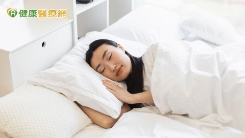 假日補眠可能傷健康？醫：固定作息才能維護身心健康