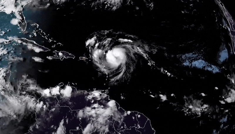 暴風巨獸中的「寧靜」世界!美國揭「颱風眼」真實面貌 罕見影片震驚全球