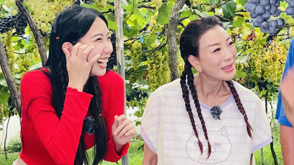 啦啦隊代班主持挨批！楊繡惠被諷「腦袋沒東西」三字回應 她下跪道歉了