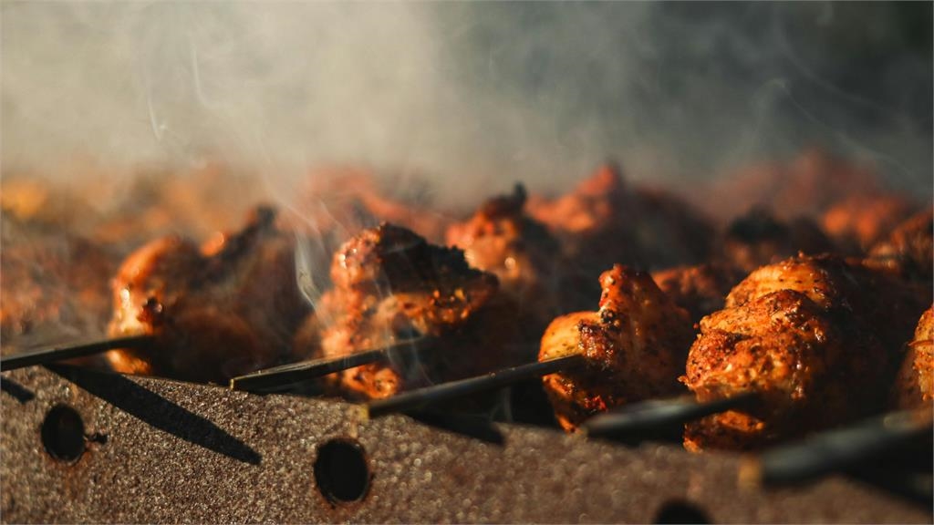 2025農曆七月鬼門開即將開啟！民俗專家揭「6大禁忌」：吃宵夜、曬衣服都不行