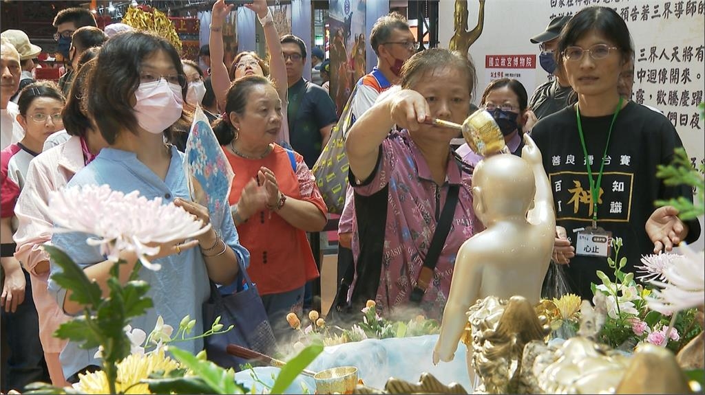 北車百年首見「鑽轎腳.浴佛」！　周末宗教大熔爐限定體驗