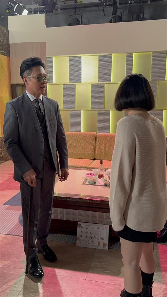 蔡燦得驚喜探班《好運來》帶甜甜圈團圓　真兇即將曝光 劇情高潮在即！