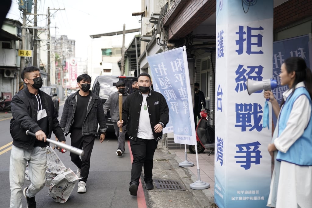 《零日攻擊》聲量霸榜錯過別擔心！影集「從頭看起」快跟上 電視重播時間曝光