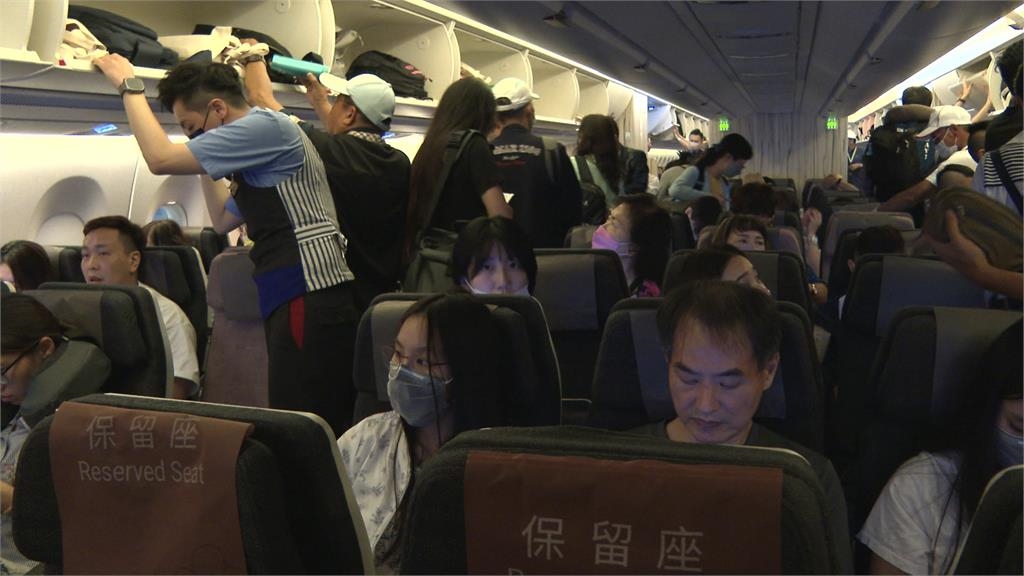 太幸運!旅客「平板」掉飛機椅縫 空中飛一週順利找回