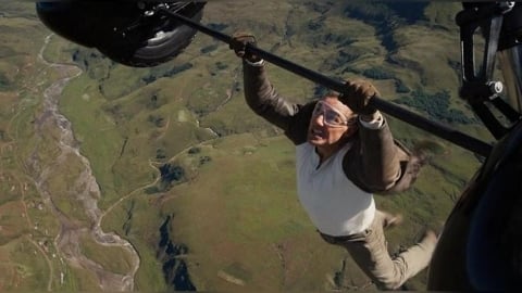 湯姆克魯斯為拍戲指關節負傷 稱:這場戲幾乎讓我的背斷了