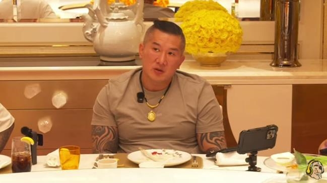 館長賺不到還被當「特殊份子」！他心酸吐「流量上億卻虧400萬」：不會再去中國