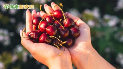 有睡眠困擾？吃櫻桃讓褪黑激素作用最佳化　助改善睡眠品質