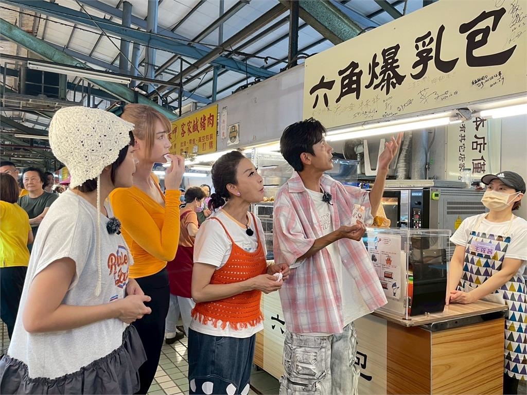 《綜藝新時代》短今泳衣火辣出場!60歲楊繡惠挑戰極限滑水運動